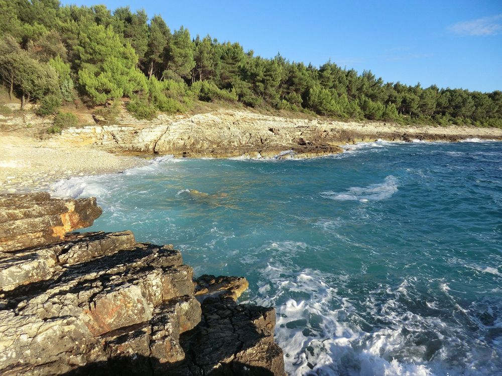 Coves and cliffs at Cape Kamenjak