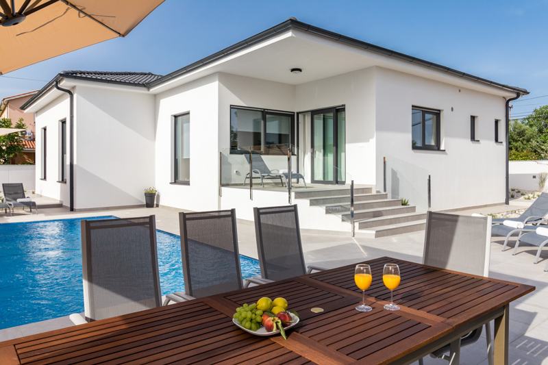 Villa Casa L terrace and pool